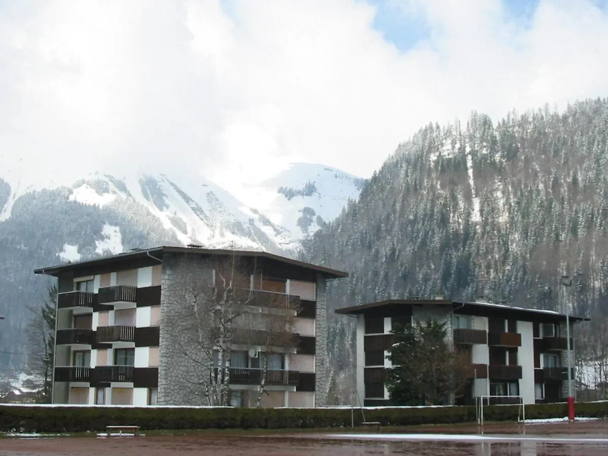 Appartement Renove Avec 3 Pieces, Parking, Proche Centre Et Commodites A Morzine - Fr-1-524-8 0*,